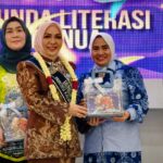 Bunda Literasi Kalsel Luncurkan Buku Panduan, Perkuat Gerakan Literasi dari Lingkungan Keluarga f70db0ee-1910-40f6-9625-dfb4af8a8f46-1536x1152