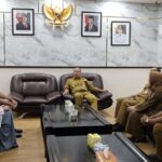 Biro Kesra Kalsel Ajak Ayah Dampingi Anak di Hari Pertama Sekolah untuk Perkuat Pembentukan Karakter 91b117b7-26b3-4f42-b1c4-5fbf102dc2d7-768x512
